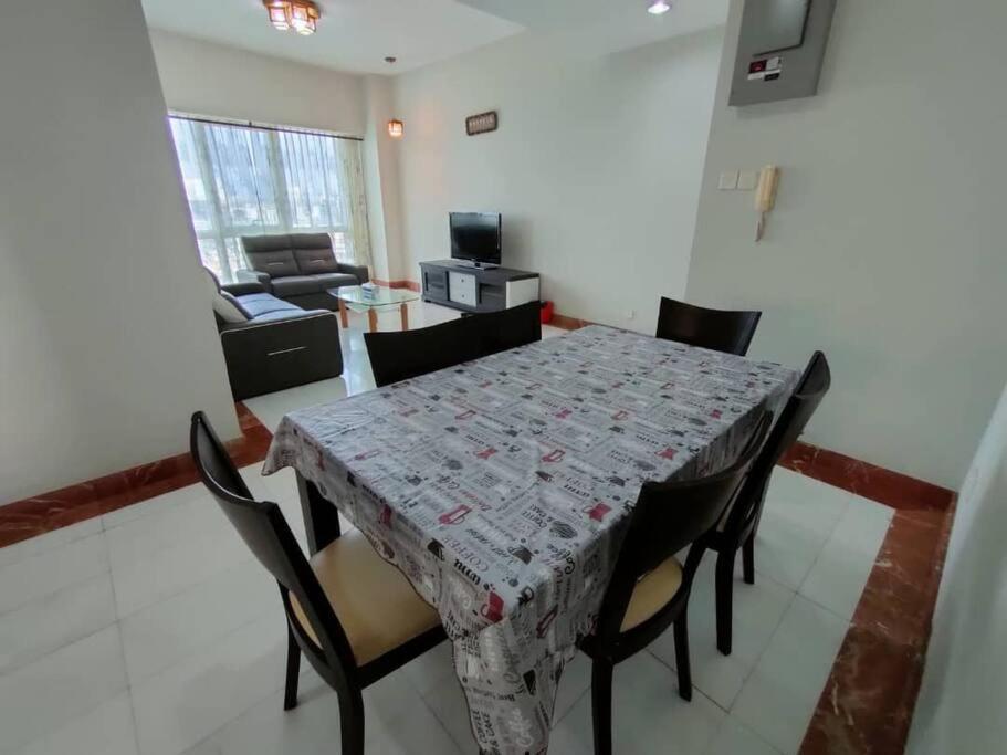 Kuching City 3Bedrooms Apartment Exteriör bild